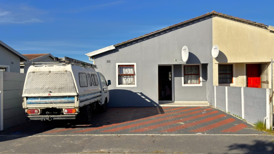 2 Bedroom Property for Sale in Lentegeur Western Cape